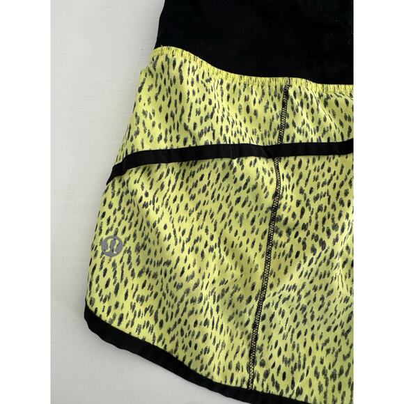 Lululemon Women’s Running Workout Shorts Size 6 Yellow Black Speed Dotty Dash - Picture 4 of 8